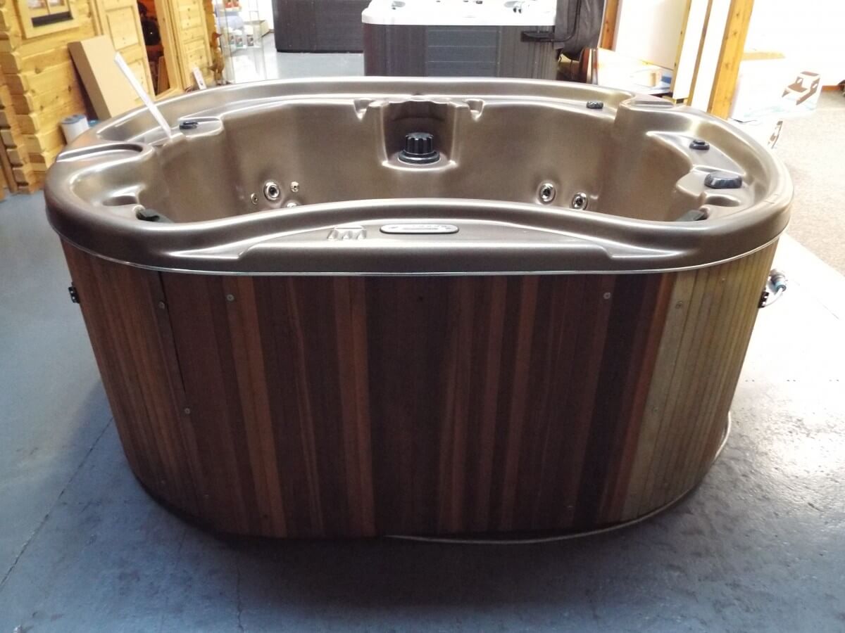 Arctic spa Coyote Drifter 6 person spa Grab a deal £3995.00 inc vat