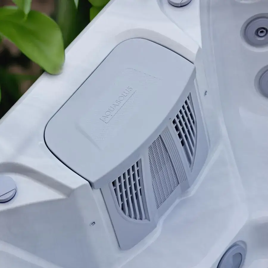 Brook Hot Tub - Image 4